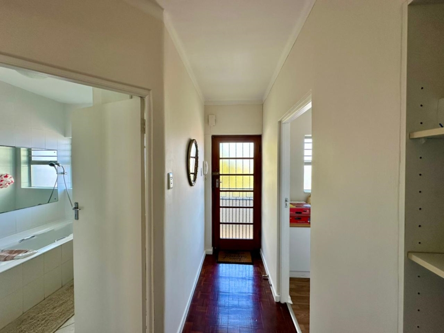 2 Bedroom Property for Sale in Sea Point Western Cape